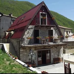 https://affittacamere-roggio-vagli-di-sotto-lucca.it-tuscanyhotel.com